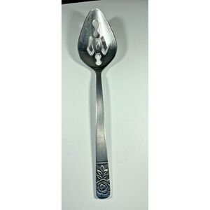 Unbranded Silver Dinnerware